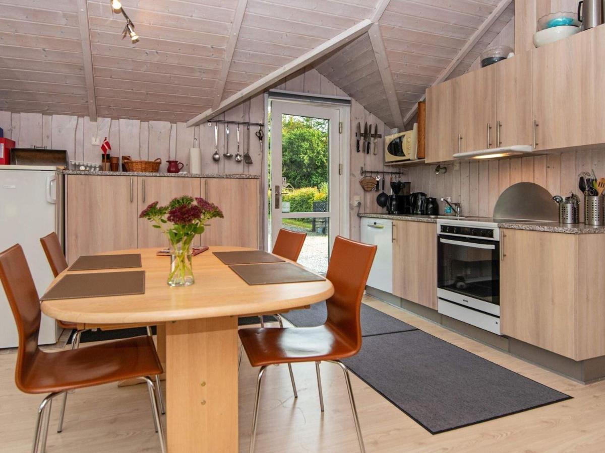 8 Person Holiday Home In Ховборг Экстерьер фото